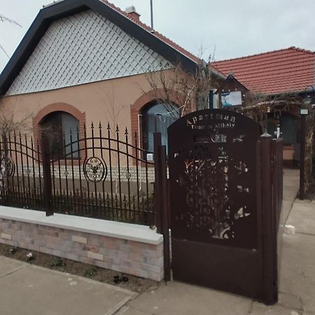 Hotel Bundik Vendeghaz Berettyóújfalu Exteriér fotografie